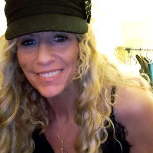 Meet your Posher, Denise